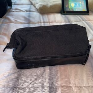 BEIS Dopp Kit (cosmetic bag)